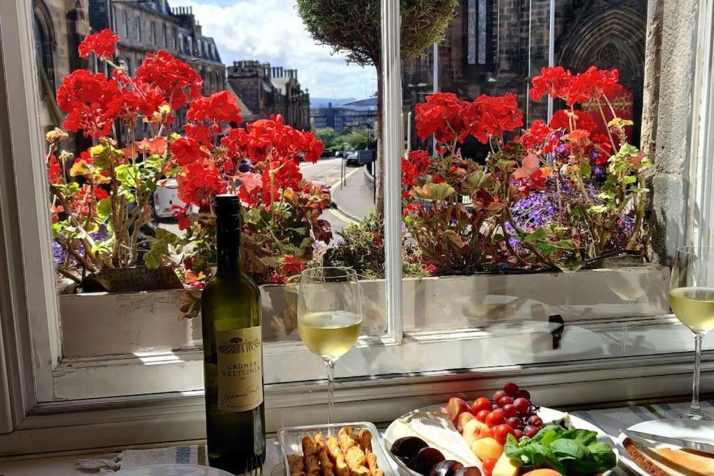 Royal Mile Apt, Just 1 Min From Edinburgh Castle! Exteriör bild